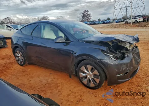 2024 Tesla Model Y z USA, uszkodzony, nr VIN 7SAYGDEE2RA222936